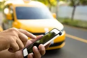 رانندگان پلتفرم های اینترنتی؛ ستون های فرسوده حمل ونقل شهری در انتظار بیمه