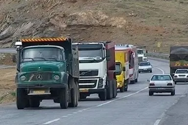عبور رانندگان کامیون از یک جاده پرتردد به مدت ۳ ماه ممنوع شد + جزئیات
