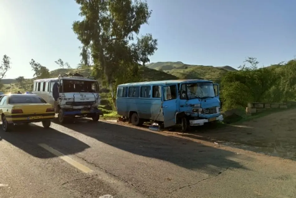 ۳۰ نفر راهی بیمارستان شدند