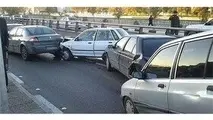 ۱۴ مصدوم در تصادف زنجیره‌ای اتوبان قزوین-تهران 