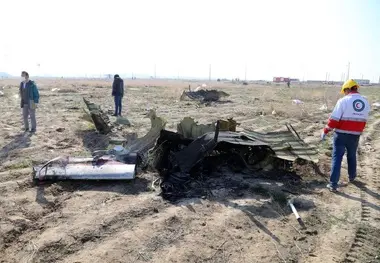 فیلم | اخلال آمریکایی‌ها در پدافند و شلیک به سمت هواپیمای اوکراینی چقدر جدی است؟