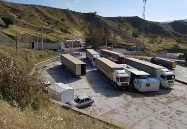 بار کامیون‌های ایرانی تخلیه نمی‌شود 