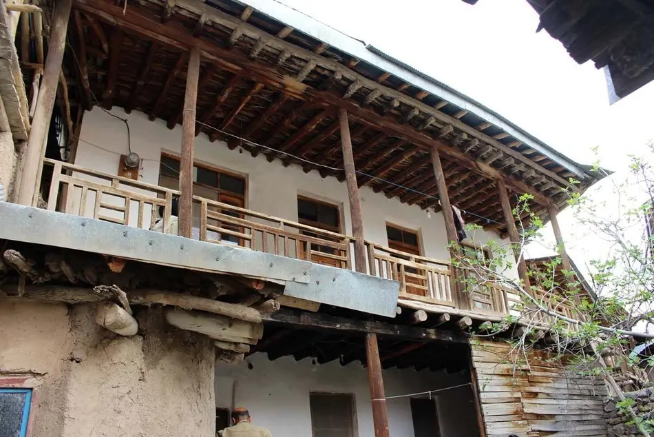 مرمت سه خانه تاریخی در الموت