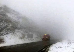 
بارش برف در گردنه‌های مهاباد و غافلگیری رانندگان
