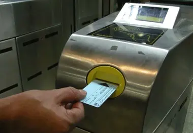 مخالفت فرمانداری با گرانی بلیت مترو کرج؛ ممنوعیت ساخت برج‌باغ تایید شد