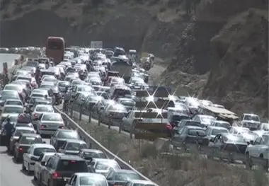 ترافیک در محور هراز سنگین است 