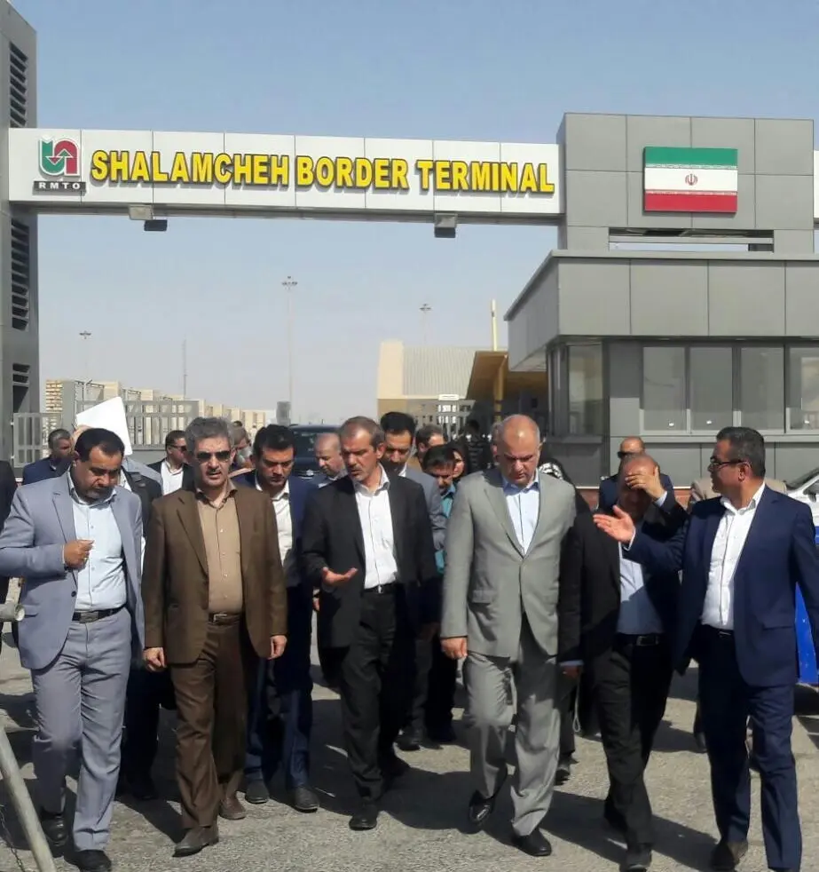 بازدید جمعی از مسئولین از پایانه‌های مرزی خوزستان
