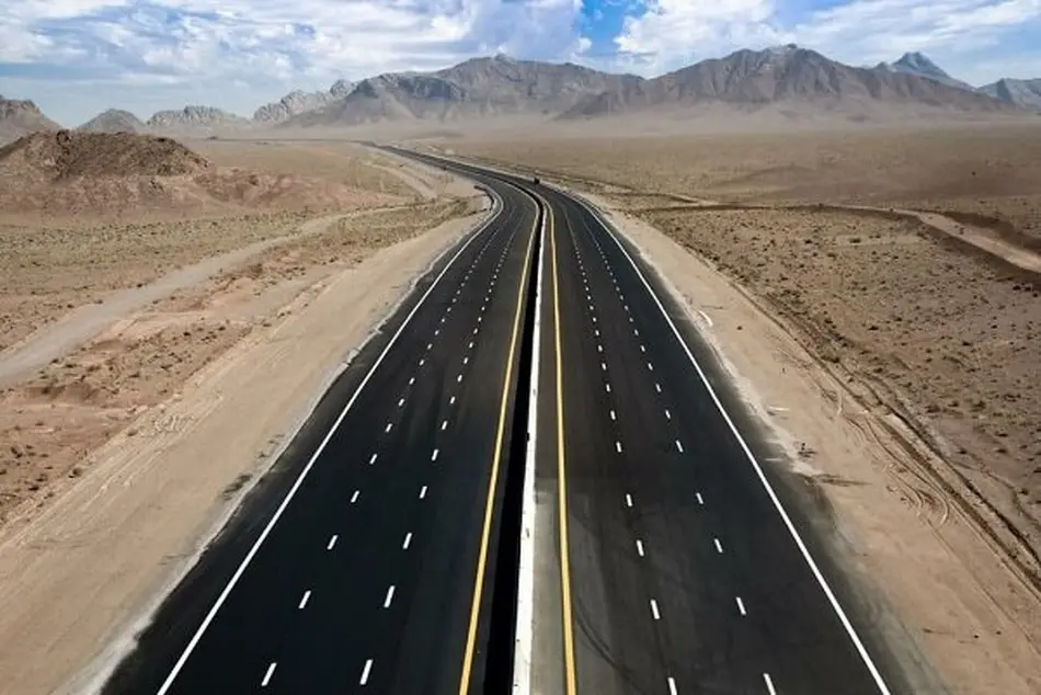 آزاد راه شیراز – اصفهان به طول ۲۱۰ کیلومتر آماده بهره برداری است