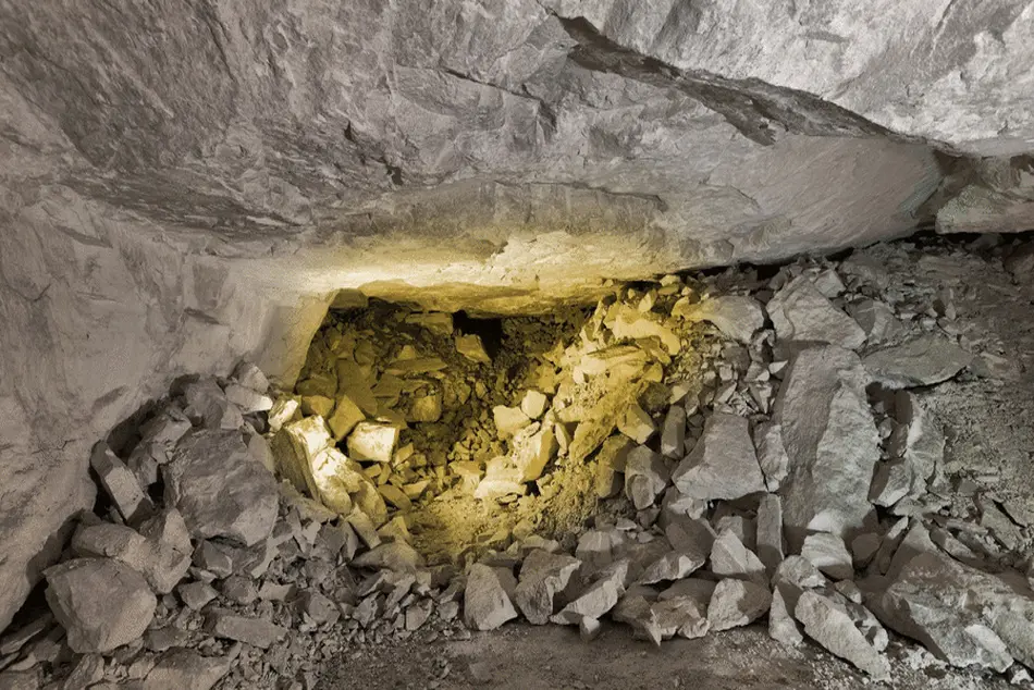 Saudi opens bids for 7 gold, silver, copper mining sites to boost $2.5trln sector