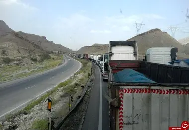 فیلم|  گردنه تنگ زاغ هرمزگان و گیر کردن کامیون ها در ترافیک