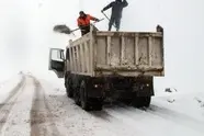 برف و کولاک راه ارتباطی ۲۳۰ روستای آذربایجان شرقی را مسدود کرد