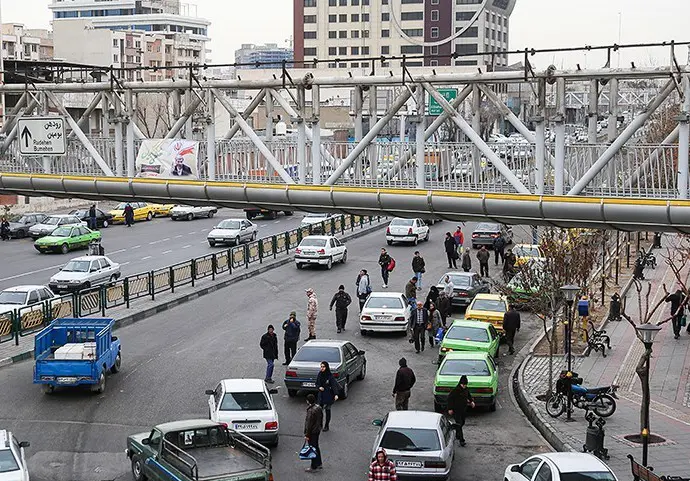 
ترافیک سنگین در ۱۰ معبر بزرگراهی شهر تهران 