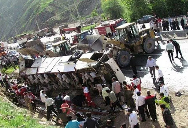 دلیل واژگونی اتوبوس سوادکوه مشخص شد/ پیام تسلیت سازمان راهداری