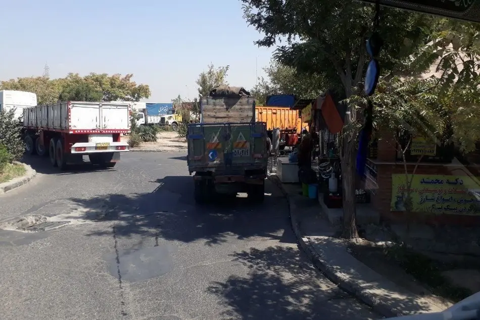 برخورد با تخلفات کامیون‌ها در ۴۶ نقطه از تهران