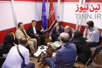 سعید محمدزاده در غرفه تین