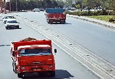 سنگینی اضافه بار کامیون ها بر دوش جاده های خوزستان