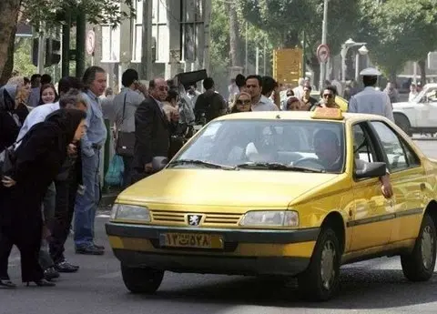 تلاش تاکسیرانان تهرانی گره حمل و نقل شهری را گشود