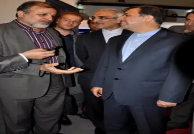 ◄ بازدید وزیر راه و مدیرعامل راه‌آهن از غرفه 