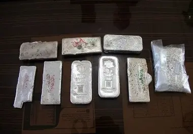 ضبط ۲۳ کیلو نقره قاچاق در کنترل پلیس راه آهن در قطار یزد مشهد 