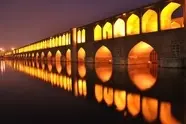 عکس مردان و نوجوانان اصفهانی در سال ۱۲۶۹ روی سی و سه پل