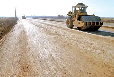 ساخت ۱۹۵ کیلومتر بزرگراه و ۱۲۰۰ کیلومتر راه اصلی در جنوب استان کرمان