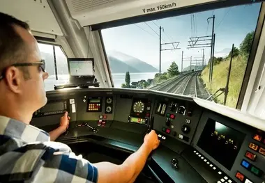 لکوموتیوران، خلبان قطار است