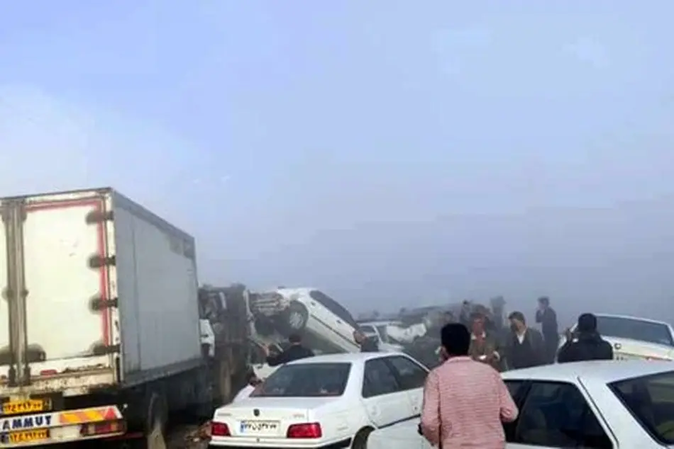 تصادف زنجیرهای ۵۹ خودرو در محور بهبهان -رامهرمز
