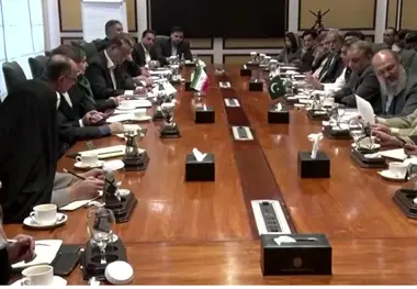 توافق ریلی ایران و پاکستان/ قطار کانتینری اسلام آباد-تهران-استانبول از دسامبر راه اندازی می شود