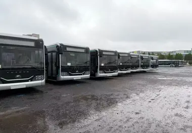 اولین محموله تاکسی، واگن و اتوبوس برقی تهران ترخیص شد