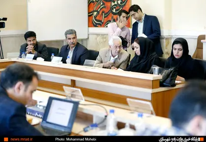گزارش تصویری: برگزاری جلسه بررسی نحوه جانمایی ایستگاه راه‌آهن پرند با حضور مشاور وزیر راه و شهرسازی
