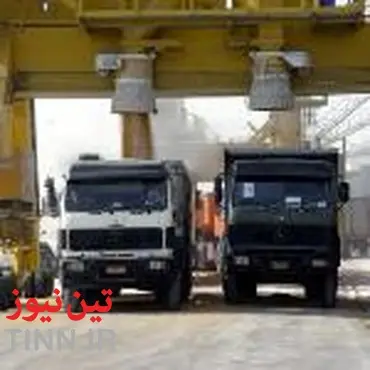 تخلیه بار کامیون‌های ایران و ترکیه لب مرز / با مذاکره مشکل حل می‌شود