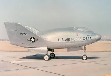 X-24B؛ هواپیمای بی‌ بال ناسا که فرود دقیق روی باند را ممکن کرد