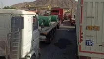معطلی 16 ساعته رانندگان برای سوختگیری در جایگاه حاجی آباد