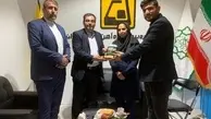 تندیس غرفه برتر به شرکت بهره برداری متروی تهران و حومه اهدا شد