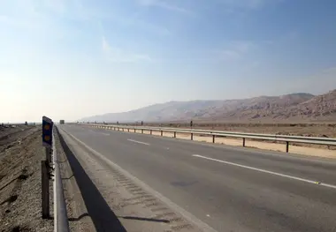 بررسی آثار تاریخی مسیر آزاد راه کرمان-بندر عباس