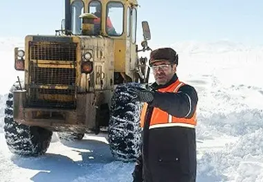 آغاز عملیات برفروبی و نمک پاشی در گردنه الماس