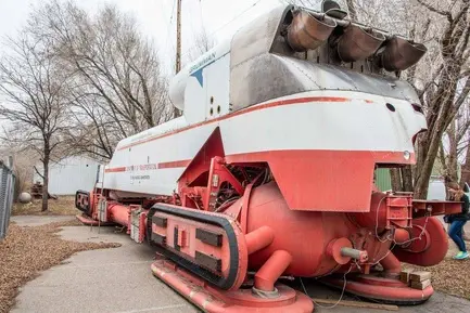 Hovertrain؛ قطار راکتی (9)