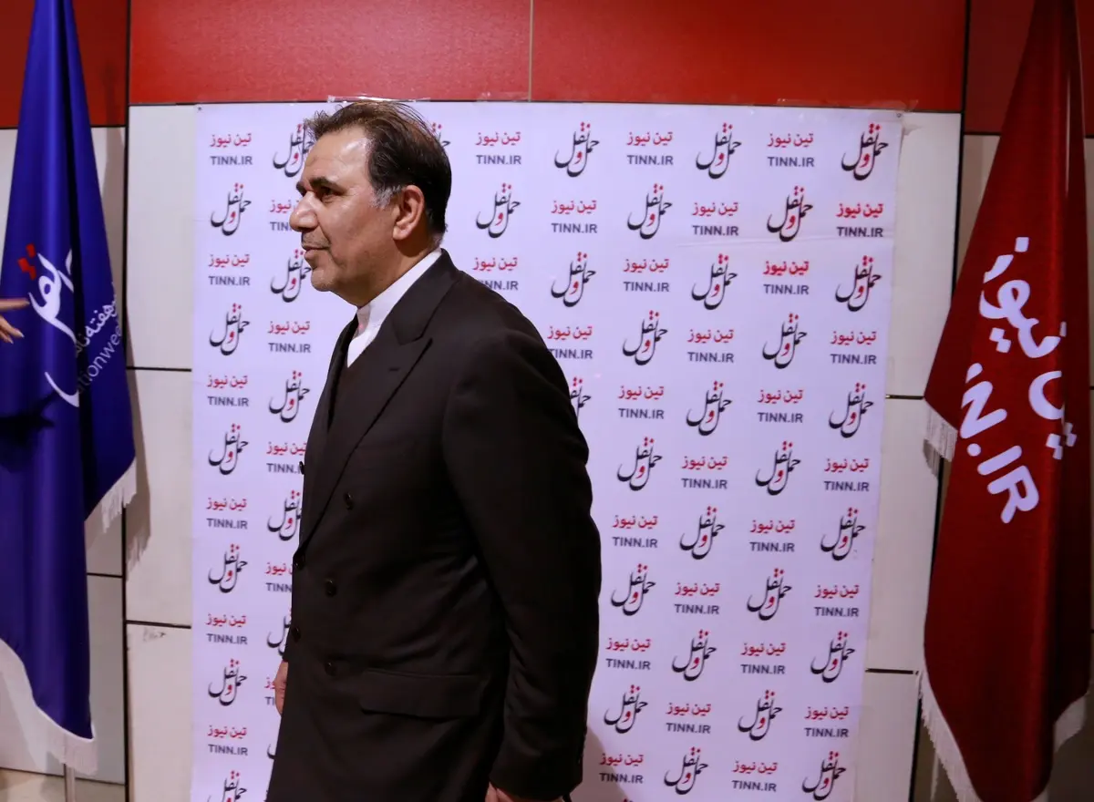 عباس آخوندی در غرفه تین نیوز