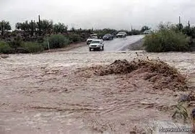 چگونه سیلاب جاده کاشان-نطنز را مسدود کرد؟