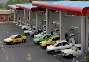 مطالبه همگانی رانندگان تاکسی: یا ۱۵۰ لیتر بنزین را پس بدهید یا مخزن CNG را عوض کنید!