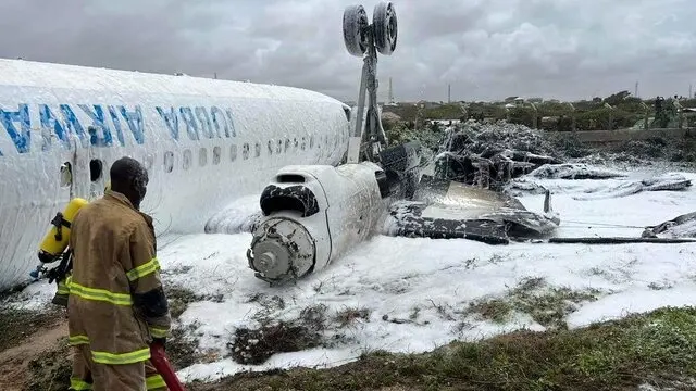سقوط هواپیمای مسافربری در پایتخت سومالی