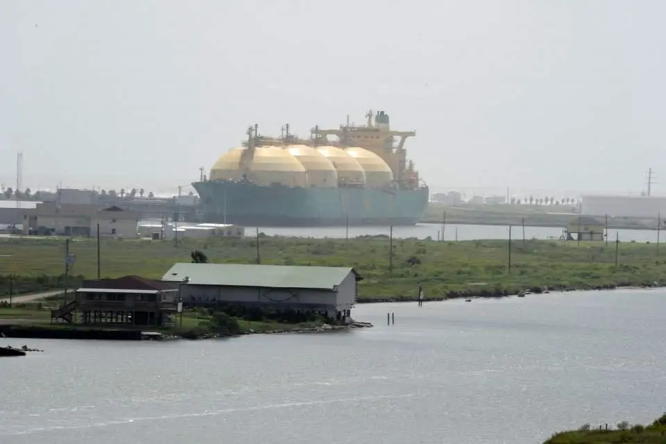 LNG does not guarantee compliance with 2020 sulphur cap, study says