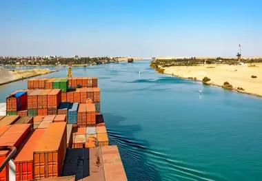Five ships collide at Suez Canal