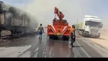 2 کامیون حامل سوخت نفت کوره در ملایر آتش گرفت