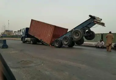 کامیون‌های افغان‌ها که جان رانندگان ایرانی را تهدید می‌کند + عکس