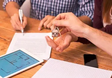 خریداران و فروشندگان خانه 