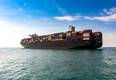 کشتیرانی به صادرکنندگان چه خدماتی می دهد؟