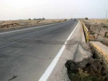 انسداد کیلومتر ۱۰۲ محور حاجی‌آباد-بندرعباس محدوده تونل ۱۷ شهریور