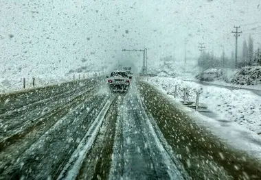 جاده های کشور برفی شد/ ترافیک سنگین در برخی جاده ها