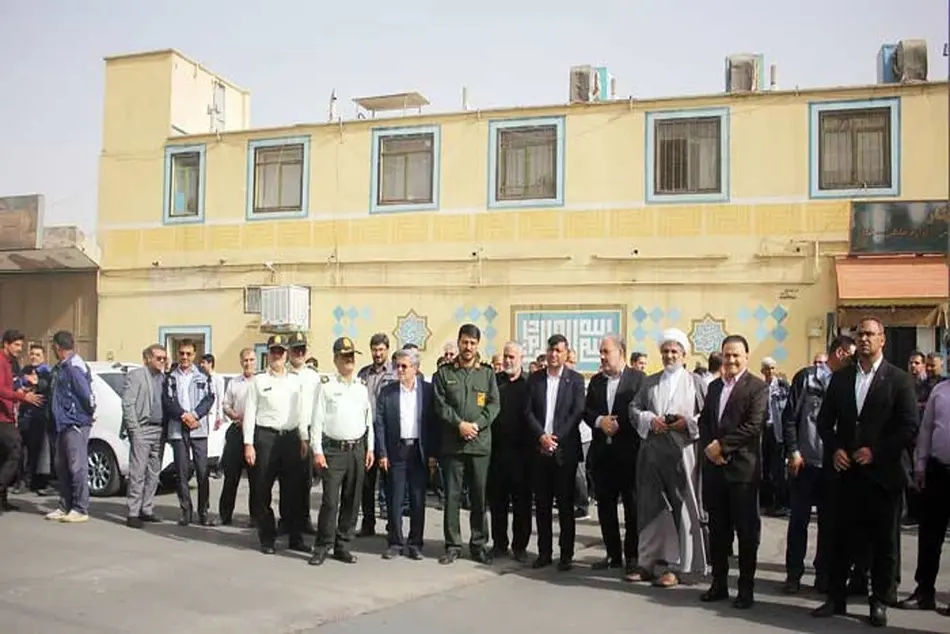 رونمایی از نماد قطار و نامگذاری رسمی میدان راه آهن قم